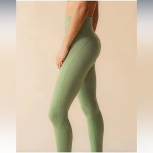 Girlfriend Collective Compressive Leggings Mantis Green Size Small